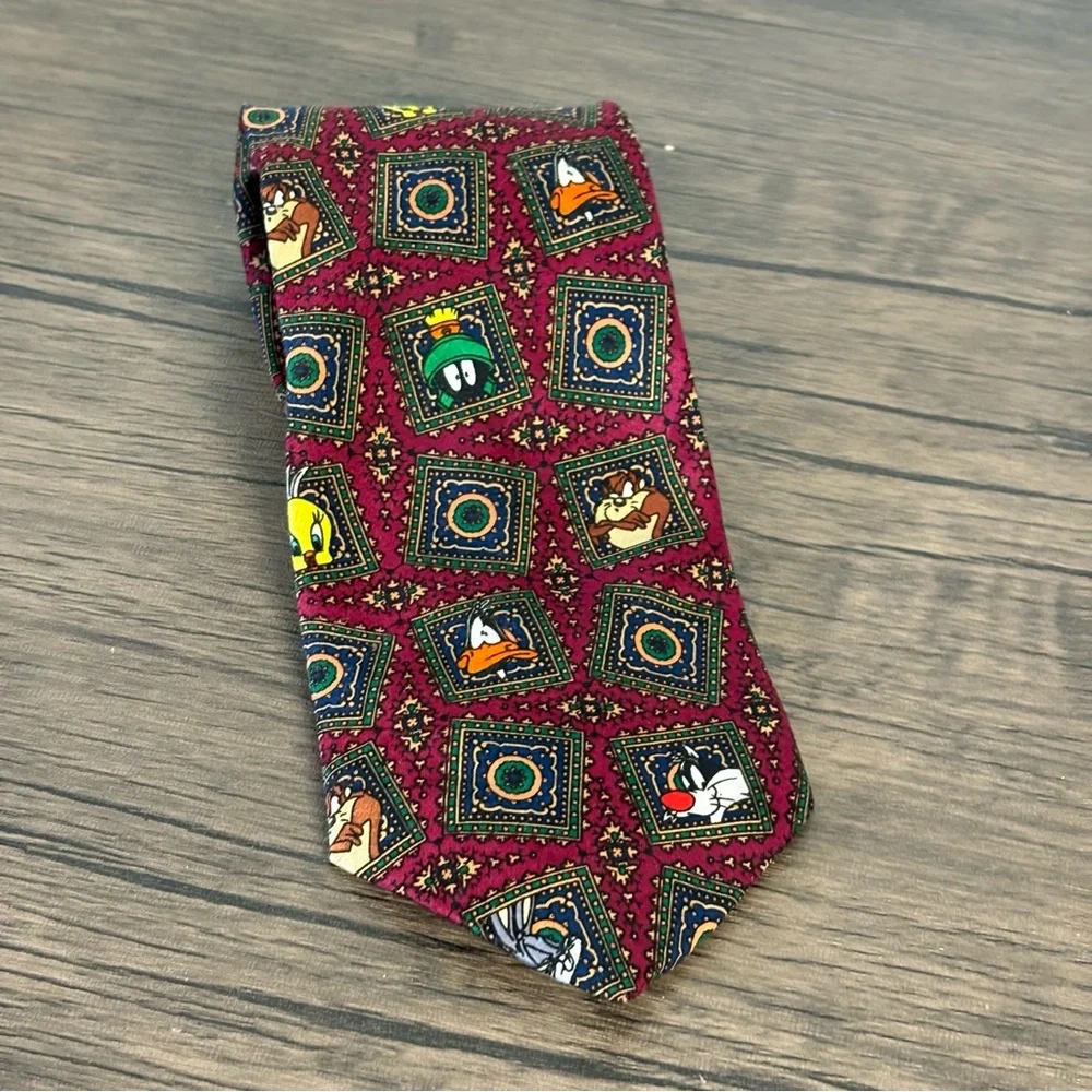 Vtg Looney Tunes Men’s‎ Tie 1994 Daffy Tweety Taz Bugs Marvin Sylvester Burgundy
